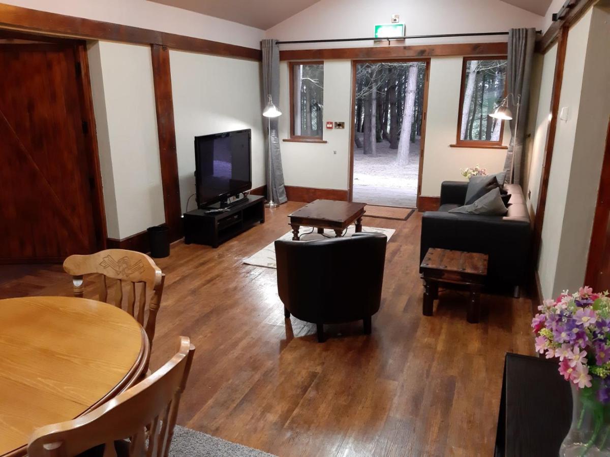 Wyldwood Lodge Чийдъл Екстериор снимка